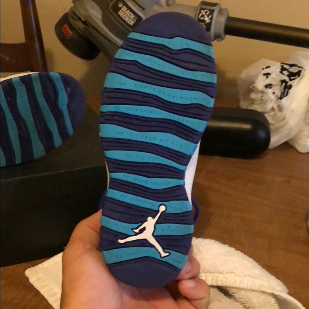 Jordan 10 - Picture 2 of 4